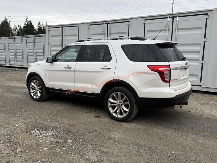 ford-explorer-limited-image-3