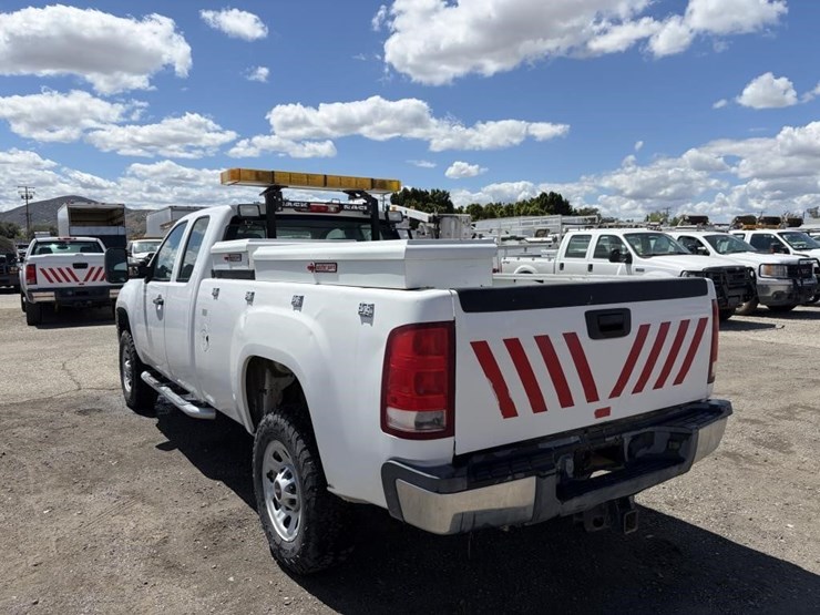 2012-gmc-sierra-3500-image-4