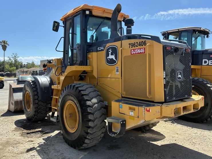 2021-deere-624l-image-4