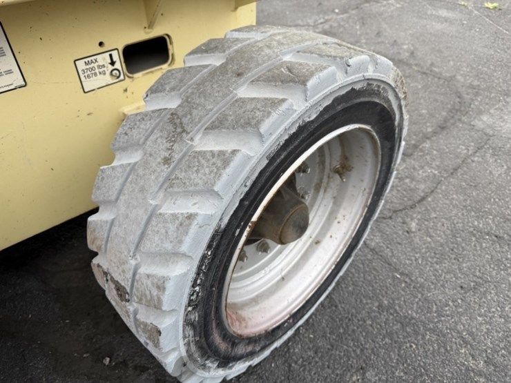 2014-jlg-4069le-image-15