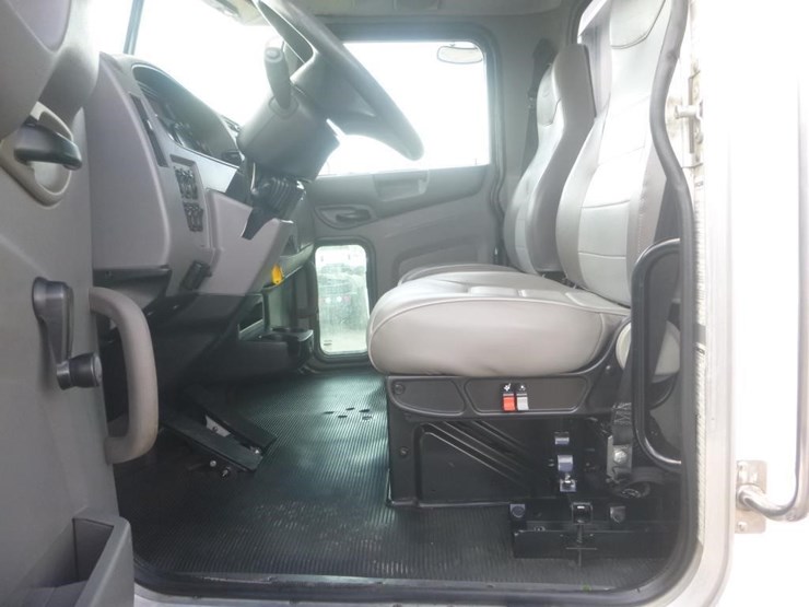 2014-auto-crane-6006h-image-17