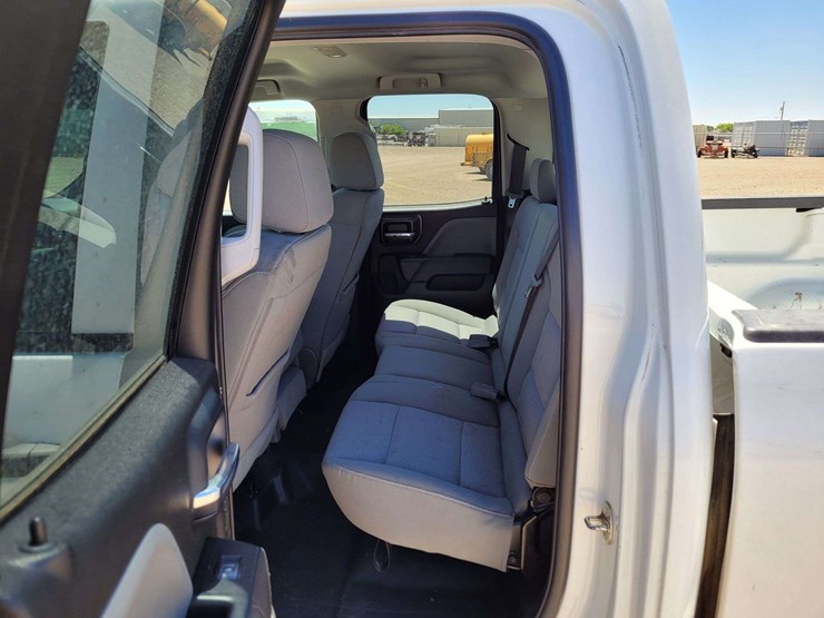 2019-chevrolet-silverado-2500-w/t-image-11