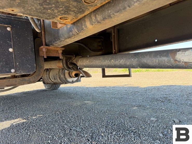 2009-freightliner-m2-box-van-truck-image-19