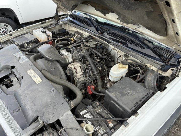 2003-chevrolet-silverado-2500-image-6