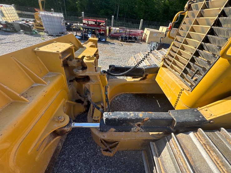 2013-caterpillar-d6n-lgp-image-8