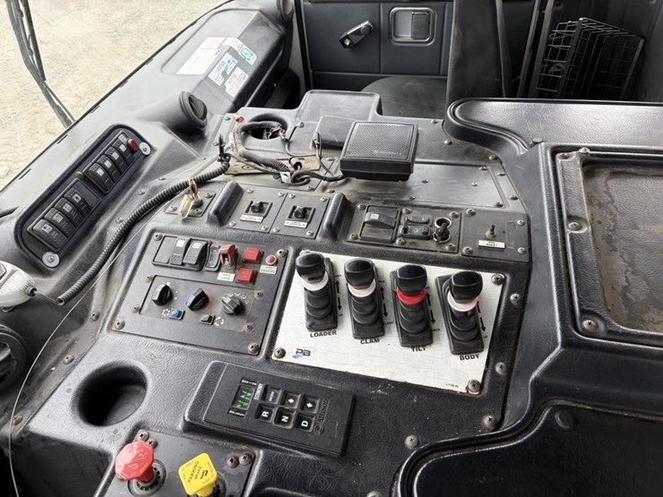 2011-autocar-xpeditor-image-16