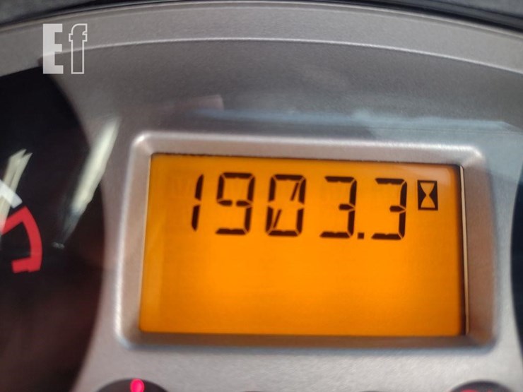 2021-bobcat-t595-image-6