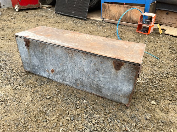 #10376-•-vintage-galvanized-storage-box-with-lid-image-1