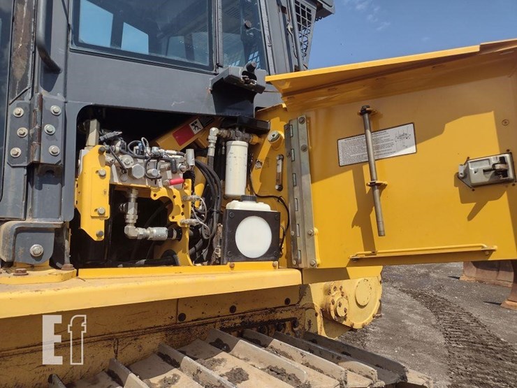 2008-deere-750j-lt-image-18