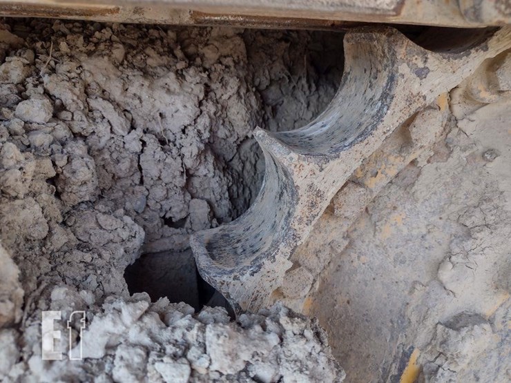 2005-deere-700h-xlt-image-15