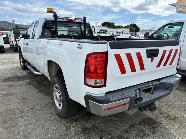 2012-gmc-sierra-2500-image-4