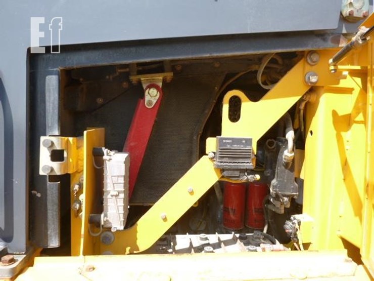 2004-deere-655c-ii-image-42