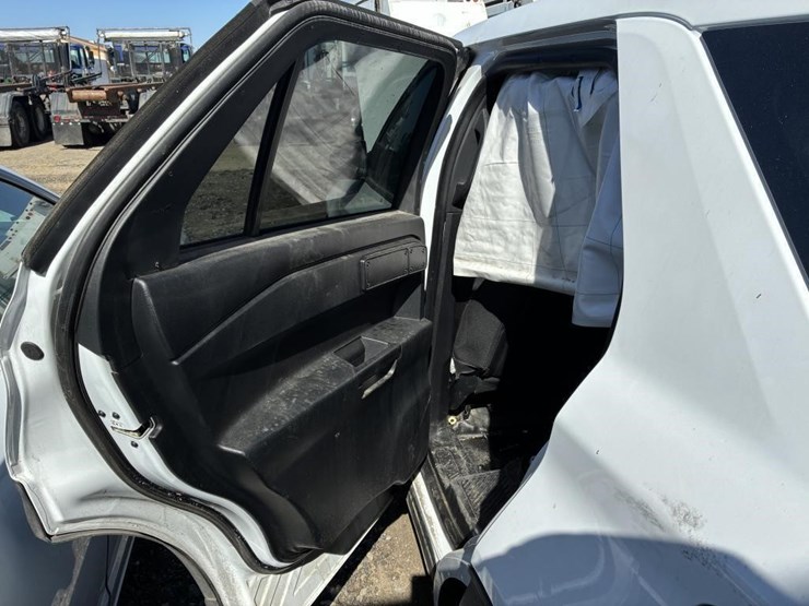 2021-ford-explorer-police-interceptor-image-16