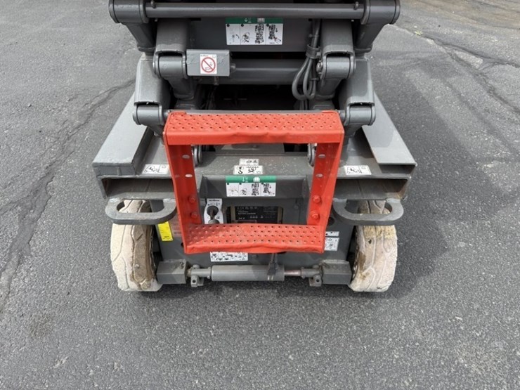 2013-skyjack-sjiii3219-image-14