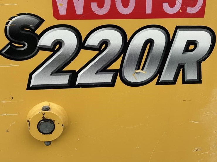 2018-yanmar-s220r-image-12