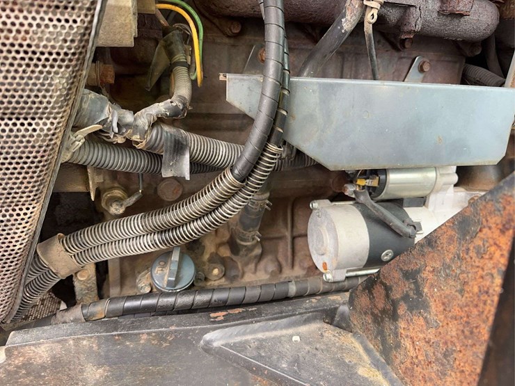 2001-kubota-m9000-image-22