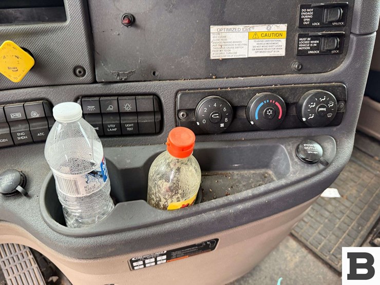 2018-freightliner-cascadia-125-image-64