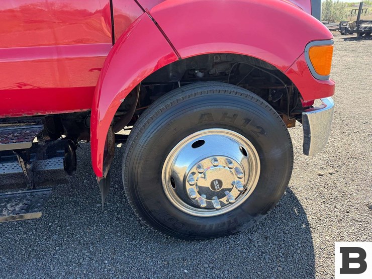 2010-ford-f750-image-36