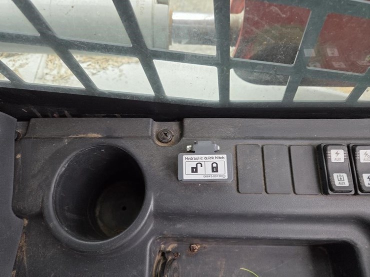 2022-takeuchi-tl12-image-22