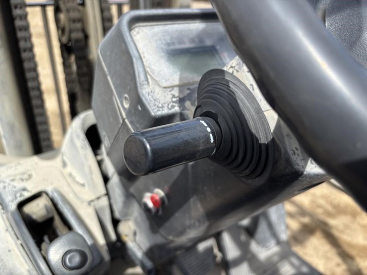 2020-caterpillar-2c6000-image-19