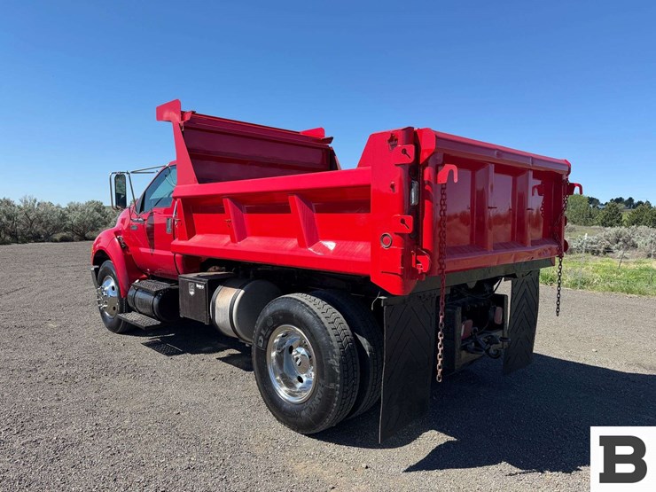 2010-ford-f750-image-4