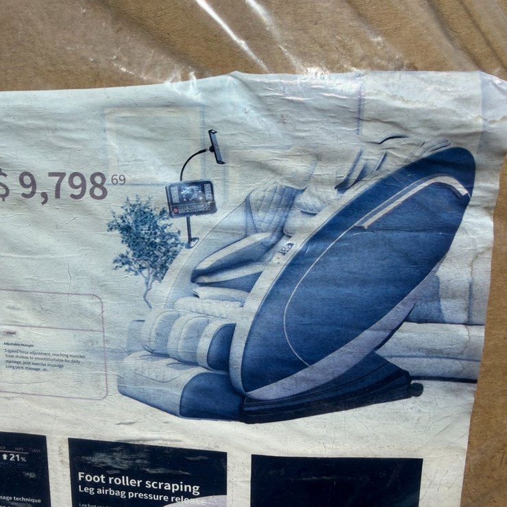 #597 • #595 • MASSAGE CHAIR