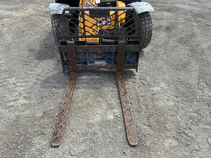 2015-jcb-525-image-7