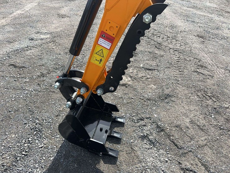 2026-future-ft13-mini-excavator-image-9