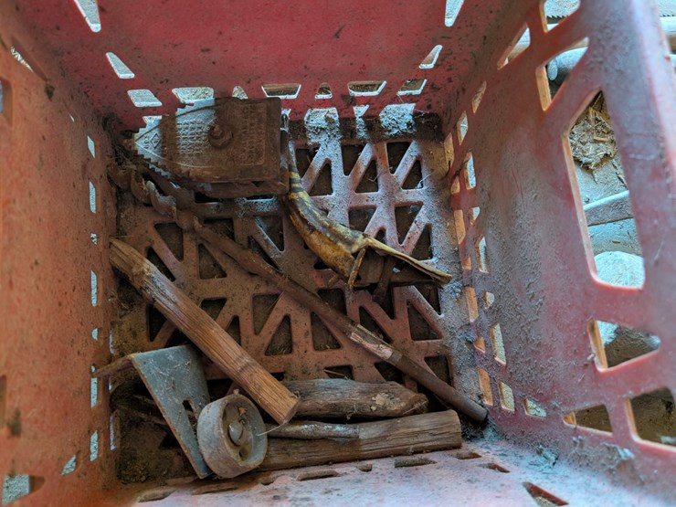 #5501-•-antique-iron-and-tools-image-6