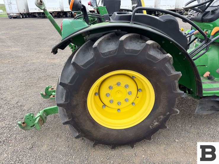 2020-john-deere-5075gl-image-32