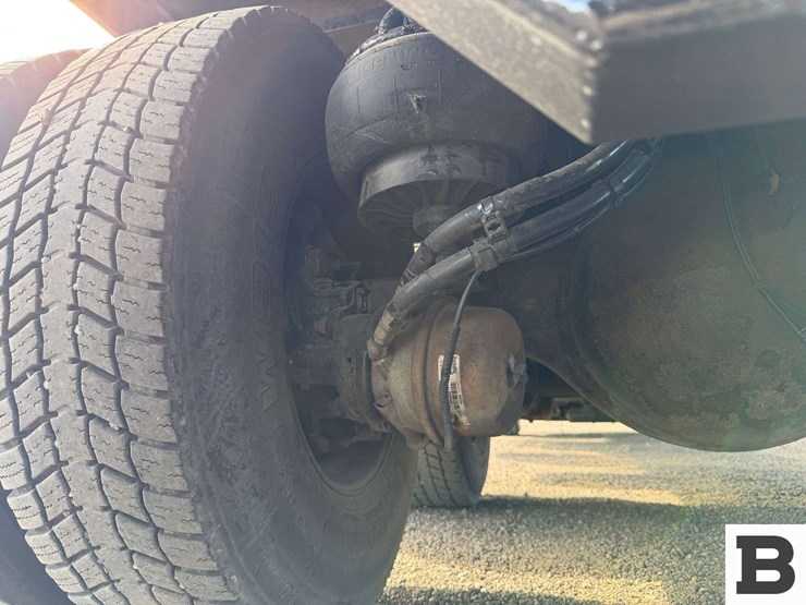 2017-kenworth-t880-image-26