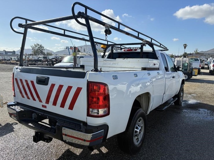 2012-gmc-sierra-2500-image-3