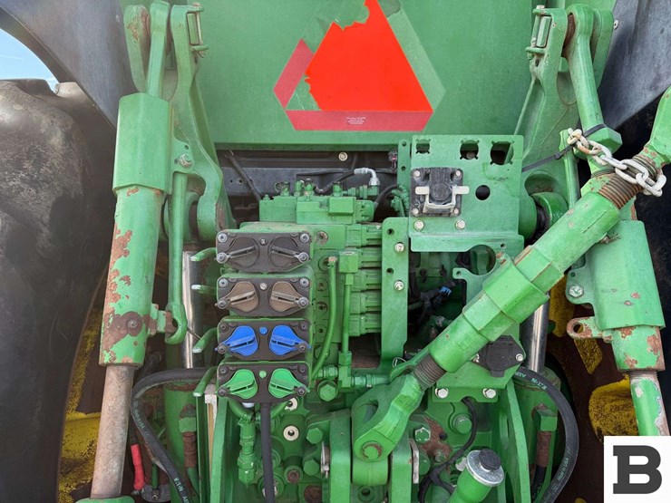 2021-john-deere-7r-210-image-28