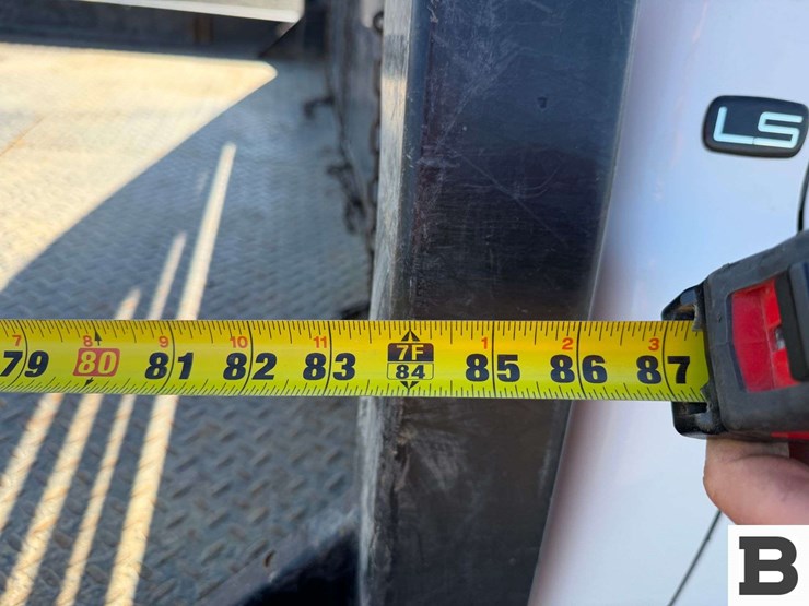 2002-chevrolet-silverado-2500hd-image-24