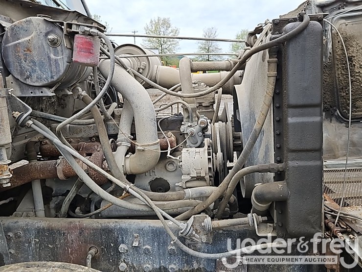 international-f-2654-image-23