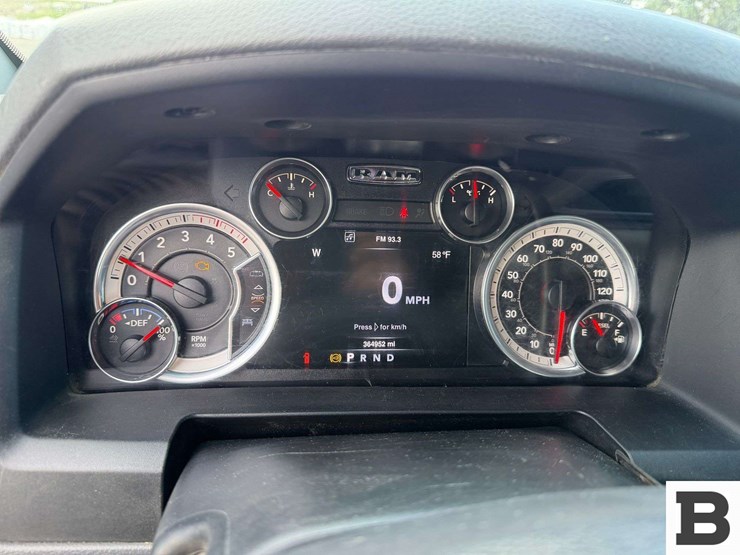 2016-dodge-2500-image-30