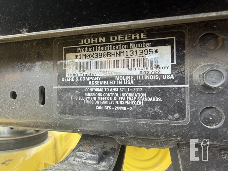 2022-john-deere-x380-image-22