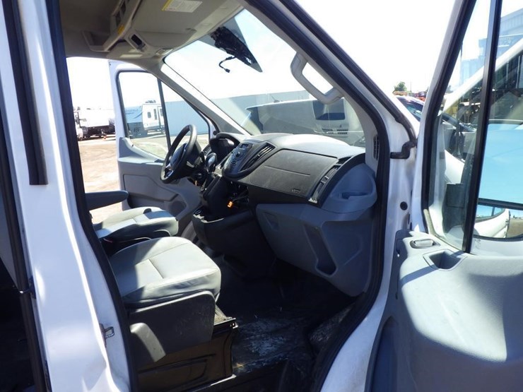 2017-ford-transit-image-6