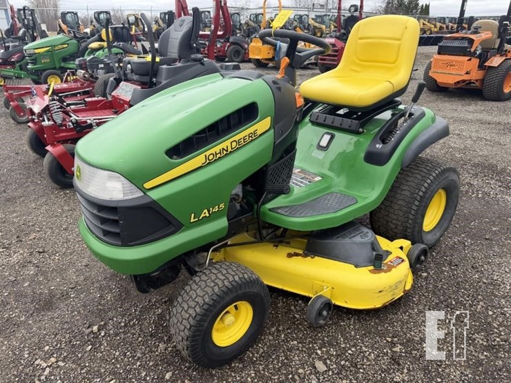2010-john-deere-la145-image-1