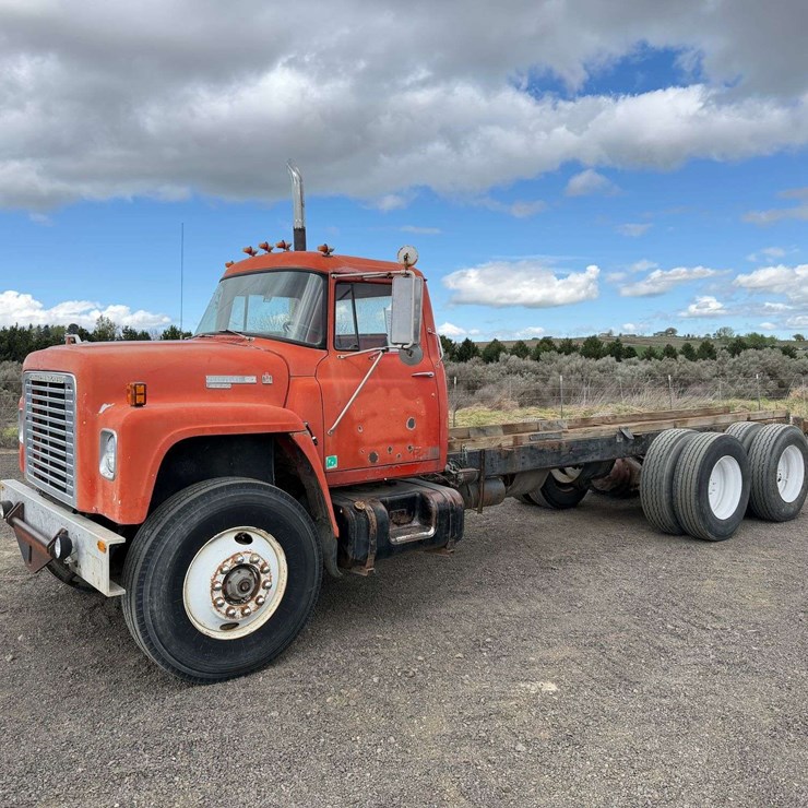 1974 INTERNATIONAL F1800