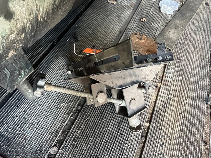 #10394-•-transmission-floor-jack-attachment-image-4
