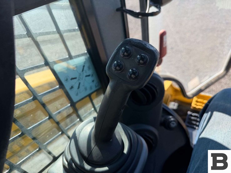 2017-caterpillar-299d2-image-53