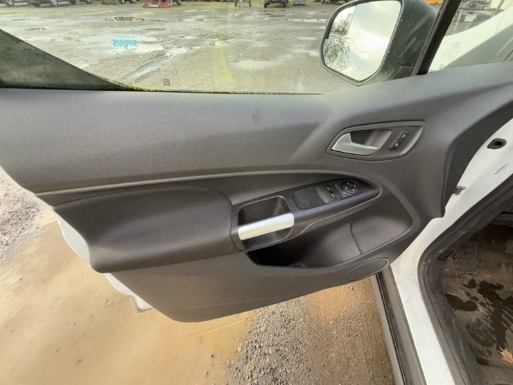 2016-ford-transit-connect-image-24