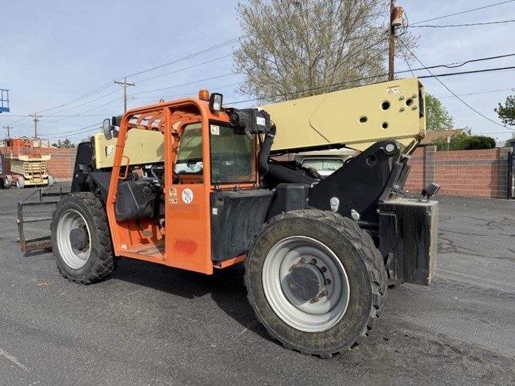 2015-jlg-g9-43a-image-6