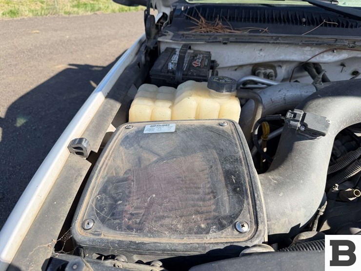 2002-chevrolet-silverado-2500hd-image-43