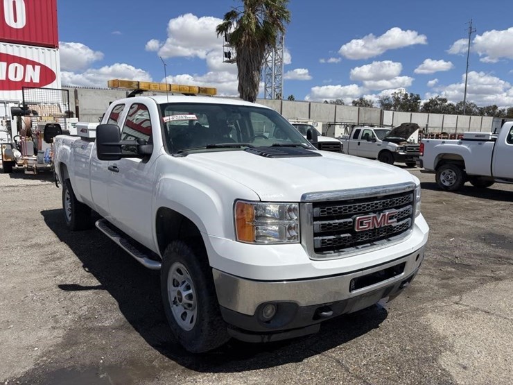 2012-gmc-sierra-3500-image-2