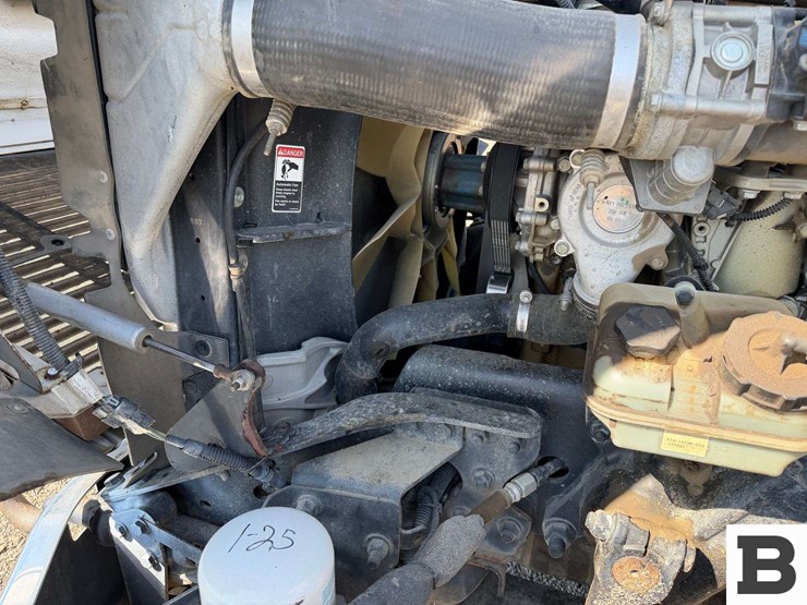 2012-freightliner-coronado-sd-tractor-truck-image-54