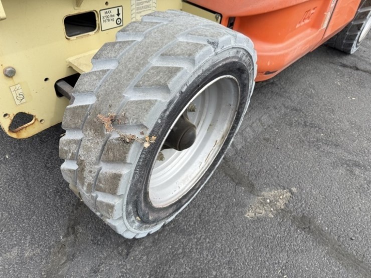 2014-jlg-4069le-image-18