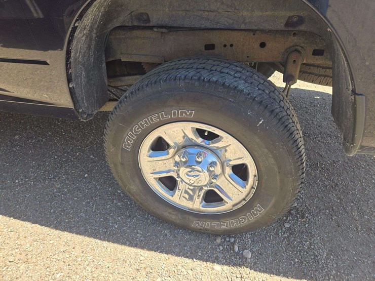 2016-ram-2500-tradesman-crew-cab-/-lwb-4d-image-6