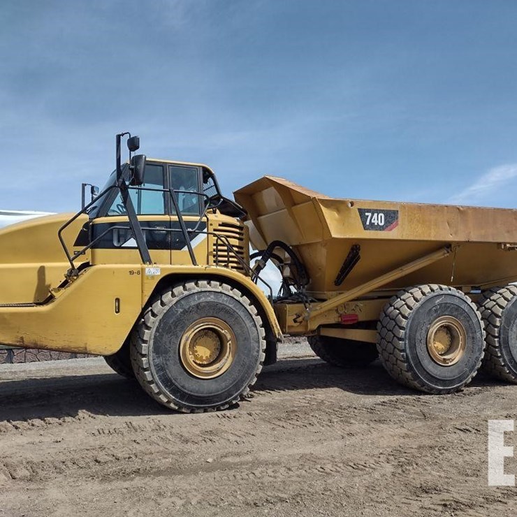 2007 CATERPILLAR 740